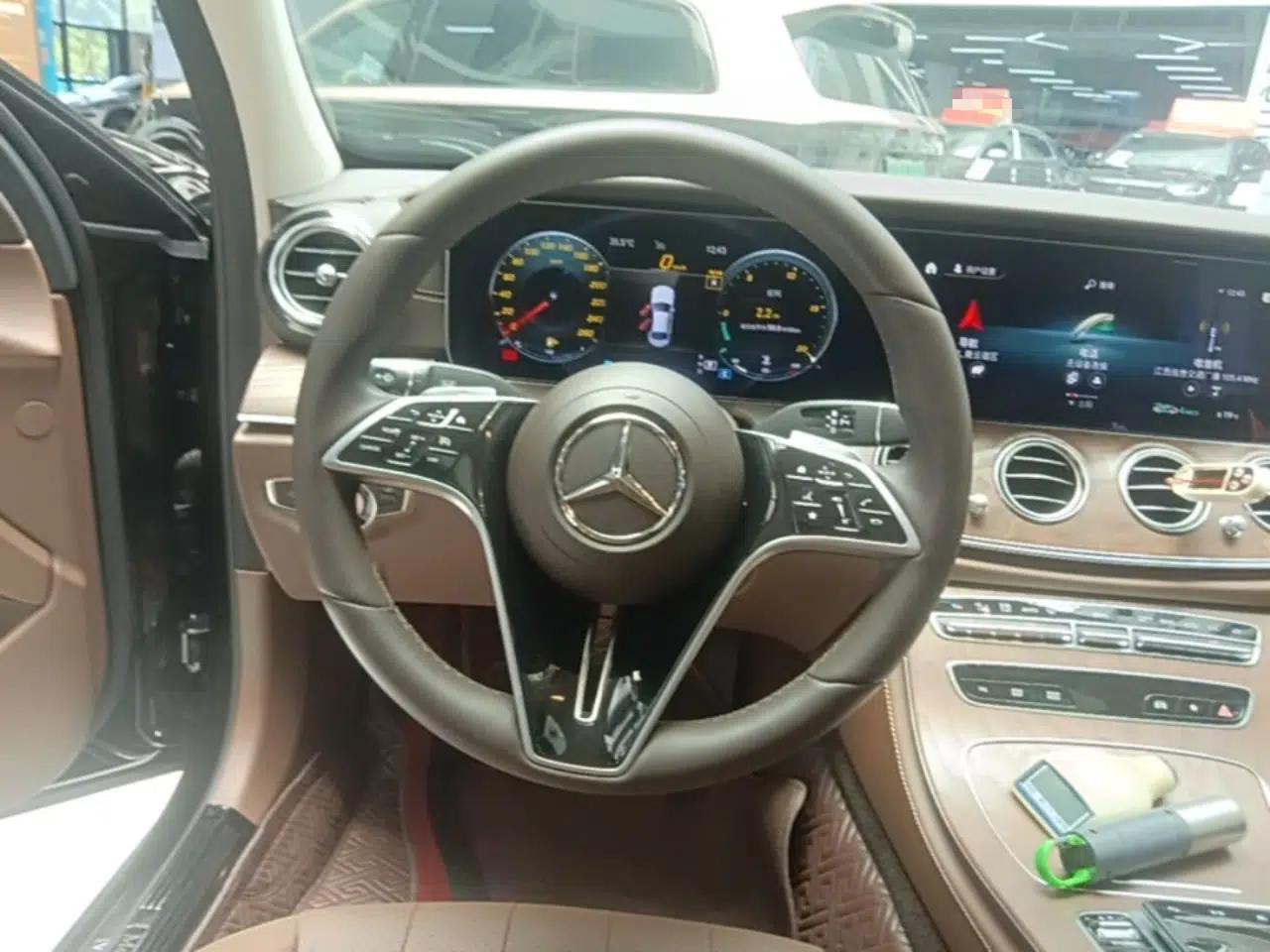 Mercedes-Benz E-Class 2023 Updated E 300 L Fashion Edition — миниатюра 13