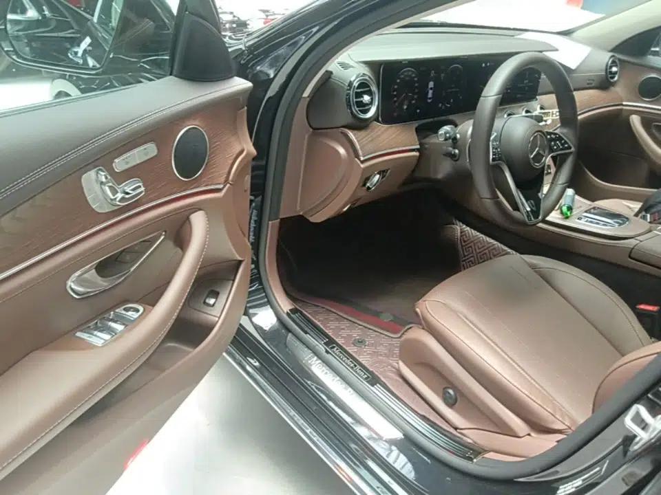 Mercedes-Benz E-Class 2023 Updated E 300 L Fashion Edition — миниатюра 18