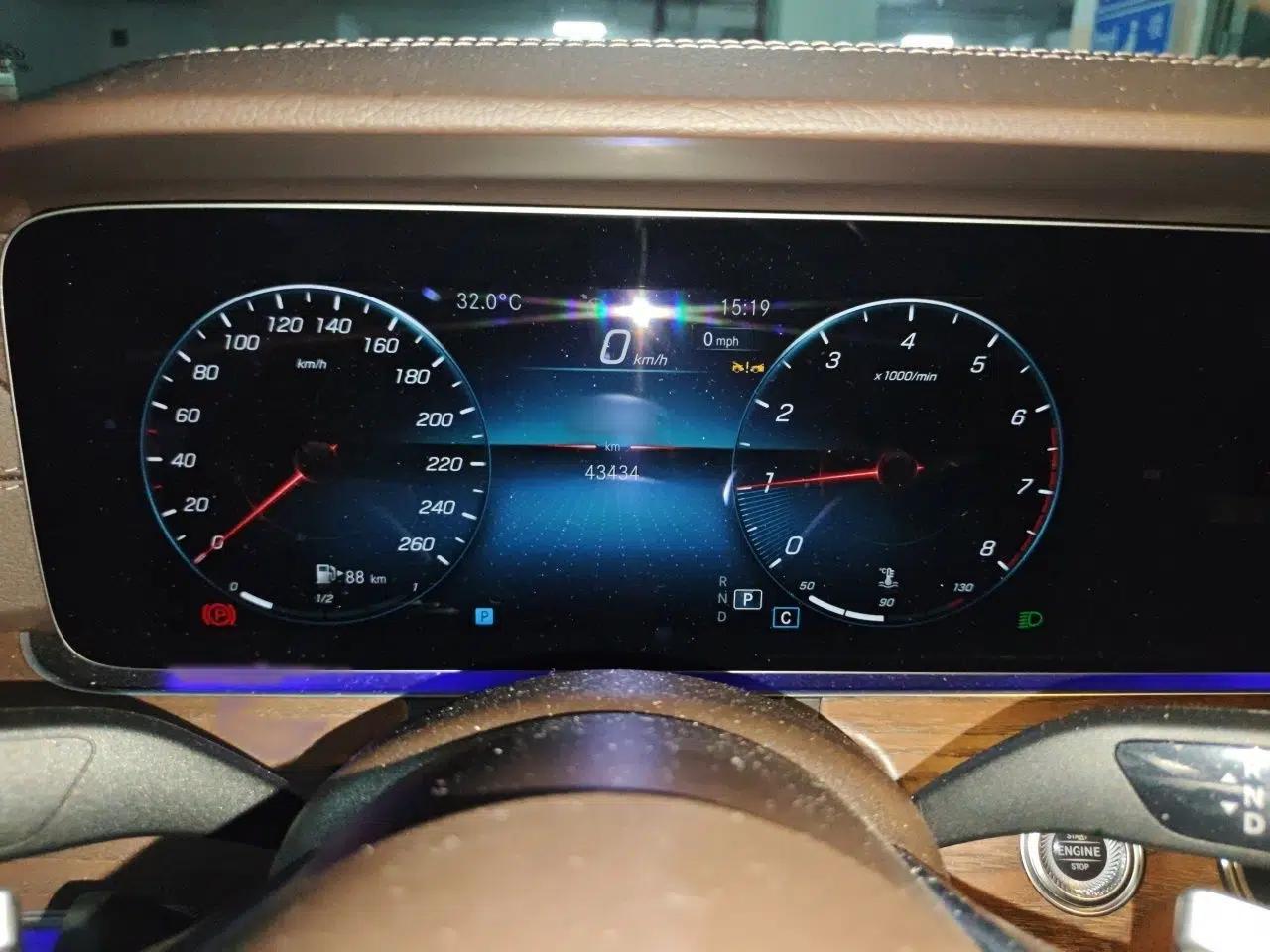 Mercedes-Benz E-Class 2023 Updated E 300 L Fashion Edition — миниатюра 10