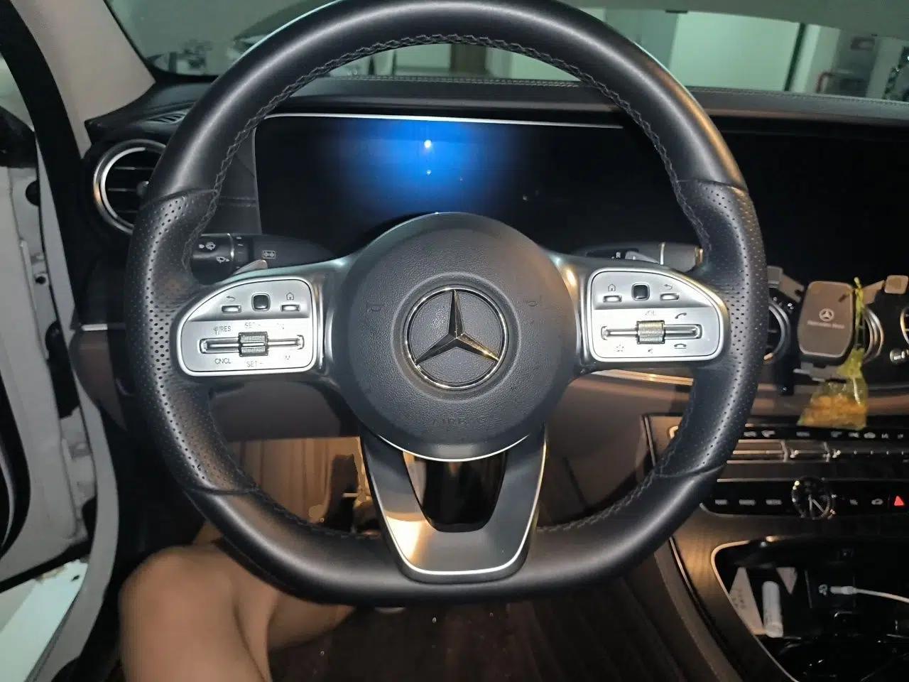 Mercedes-Benz E-Class 2019 E 300 L Sporty and Stylish Model — миниатюра 10