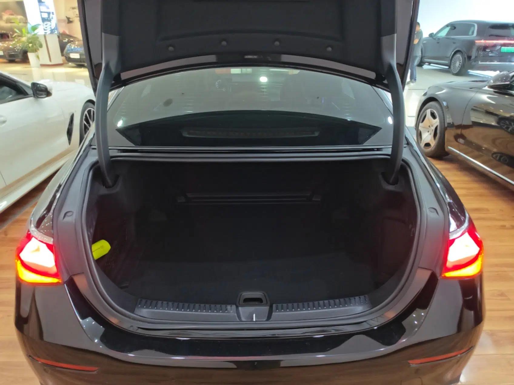 Mercedes-Benz E-Class 2025 E 300 L Stylish Model — миниатюра 27
