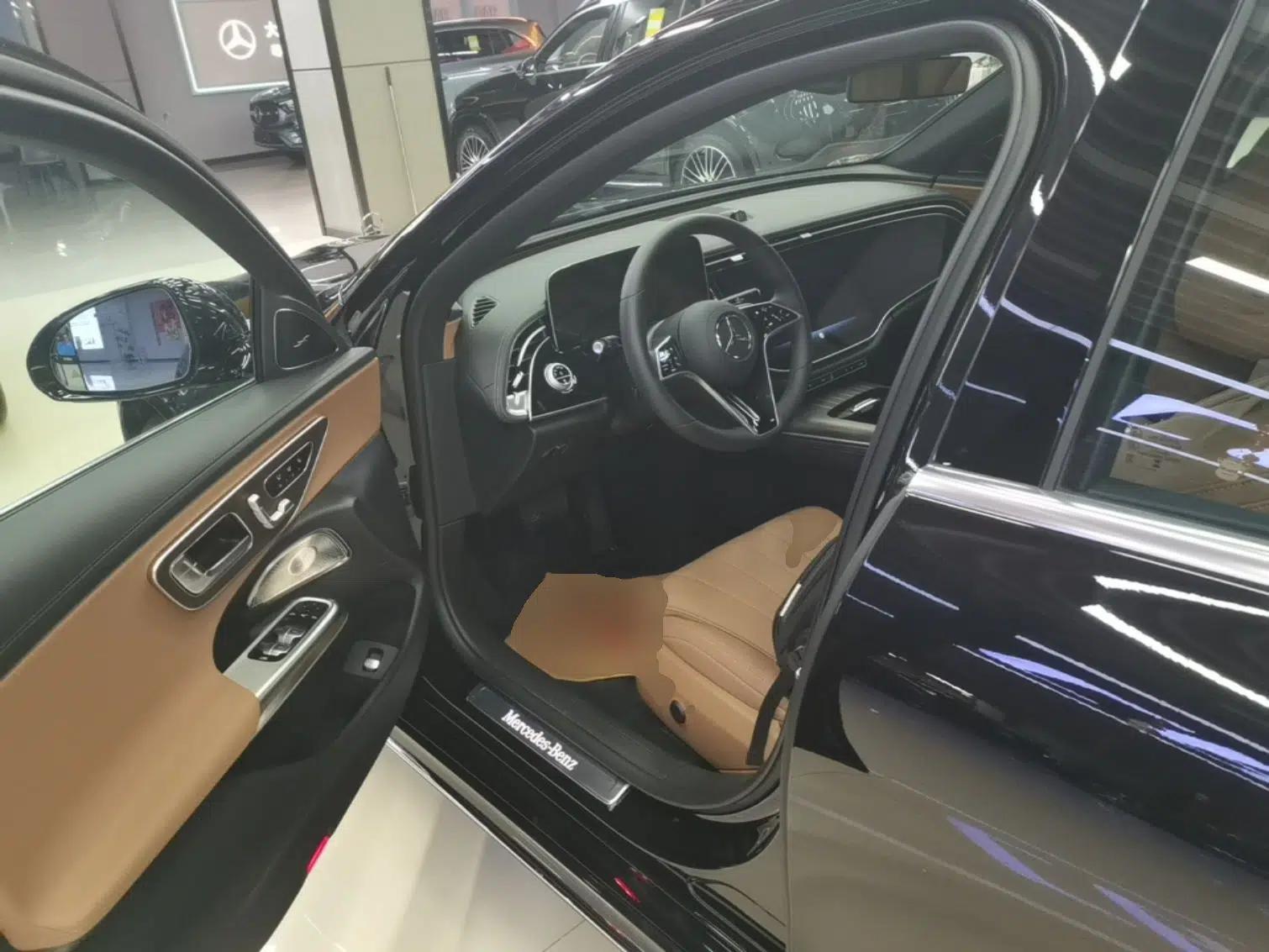 Mercedes-Benz E-Class 2025 E 300 L Luxury Model — миниатюра 17