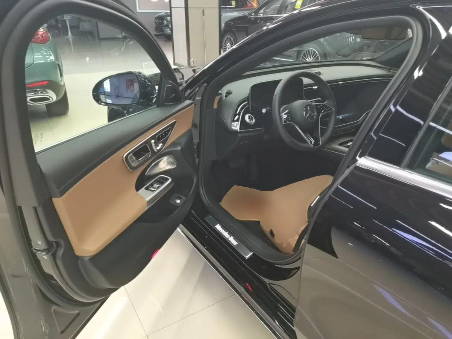 Mercedes-Benz E-Class 2025 E 300 L Luxury Model — миниатюра 18
