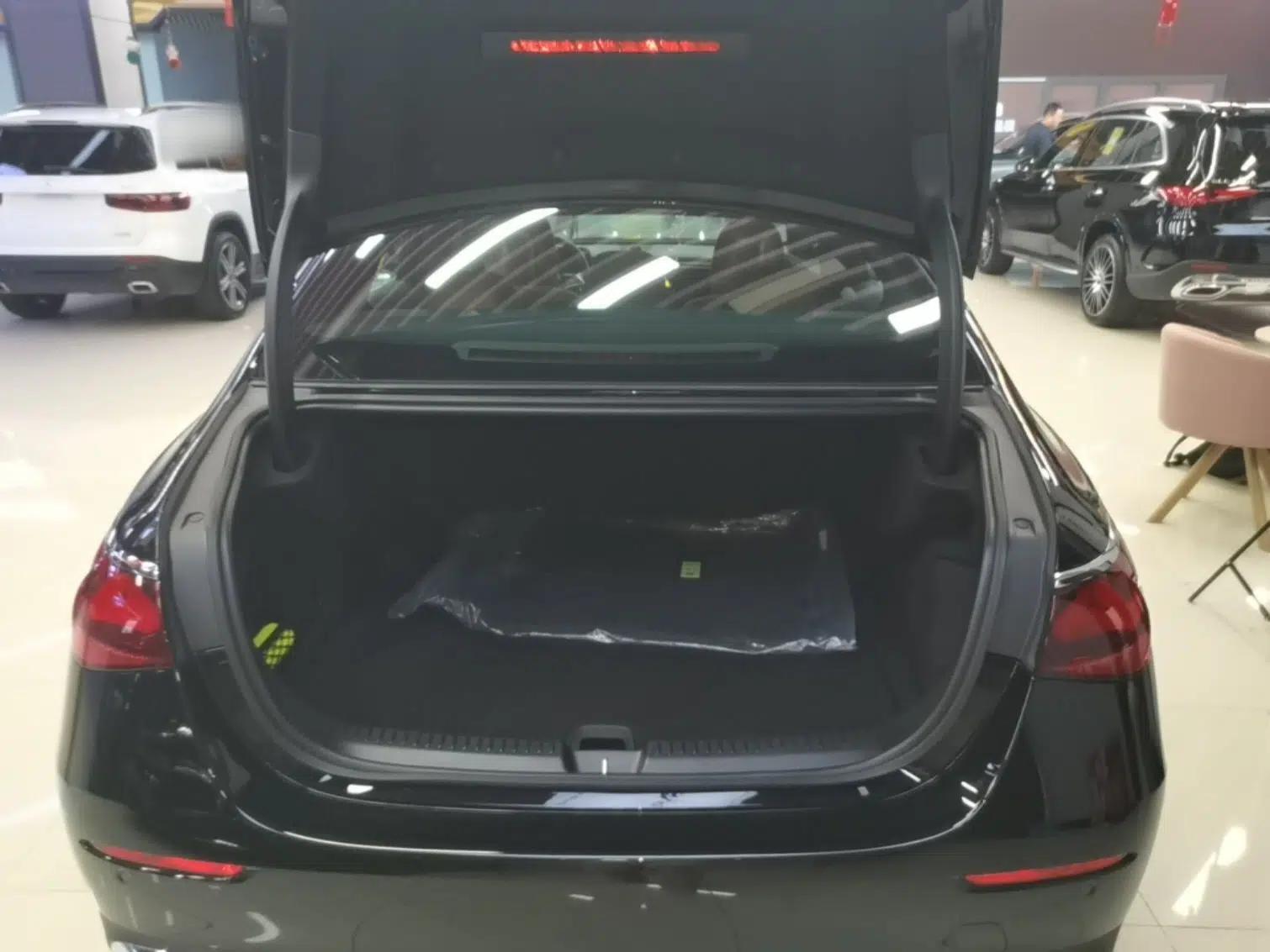 Mercedes-Benz E-Class 2025 E 300 L Luxury Model — миниатюра 22