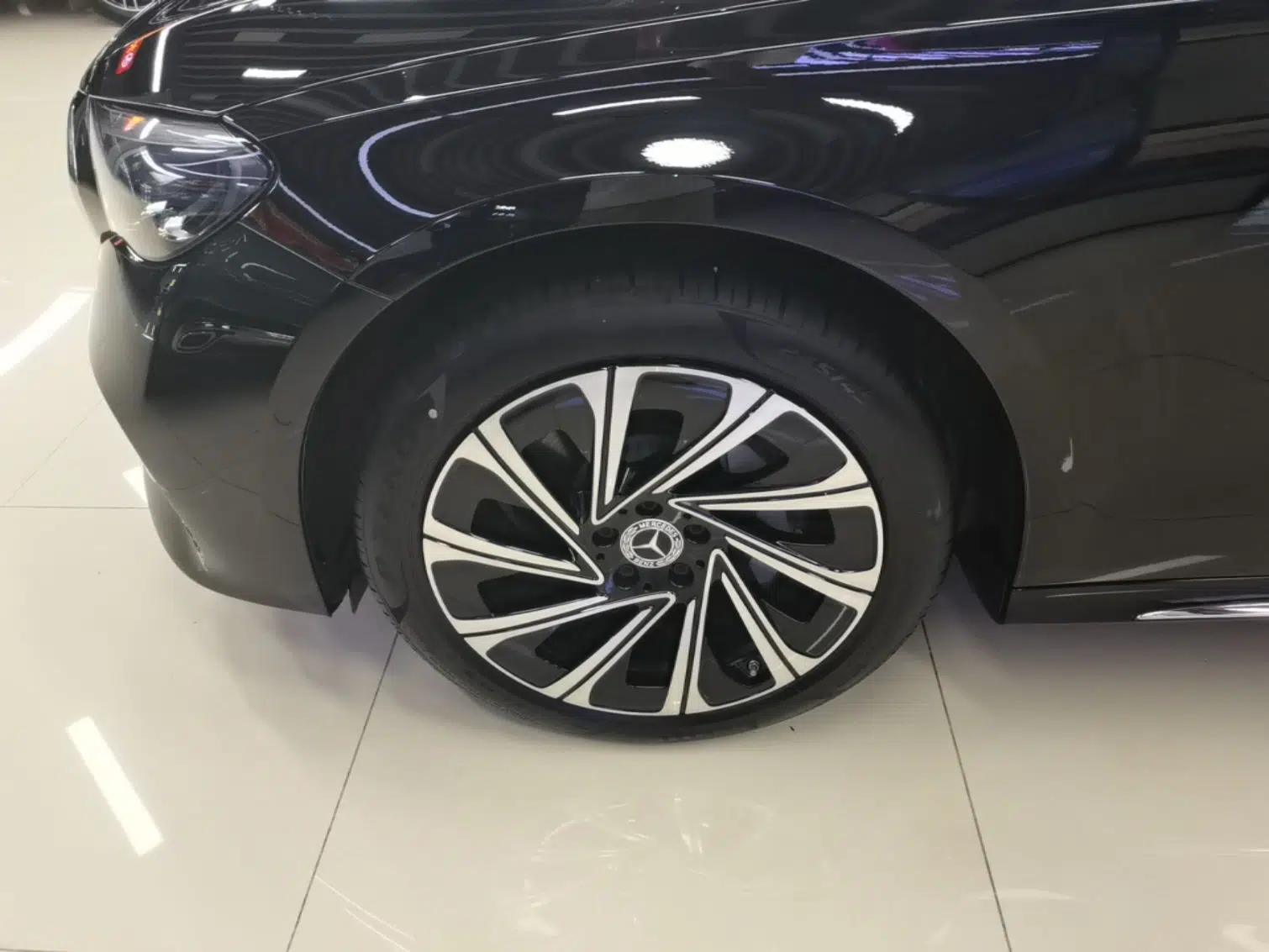 Mercedes-Benz E-Class 2025 E 300 L Luxury Model — миниатюра 10