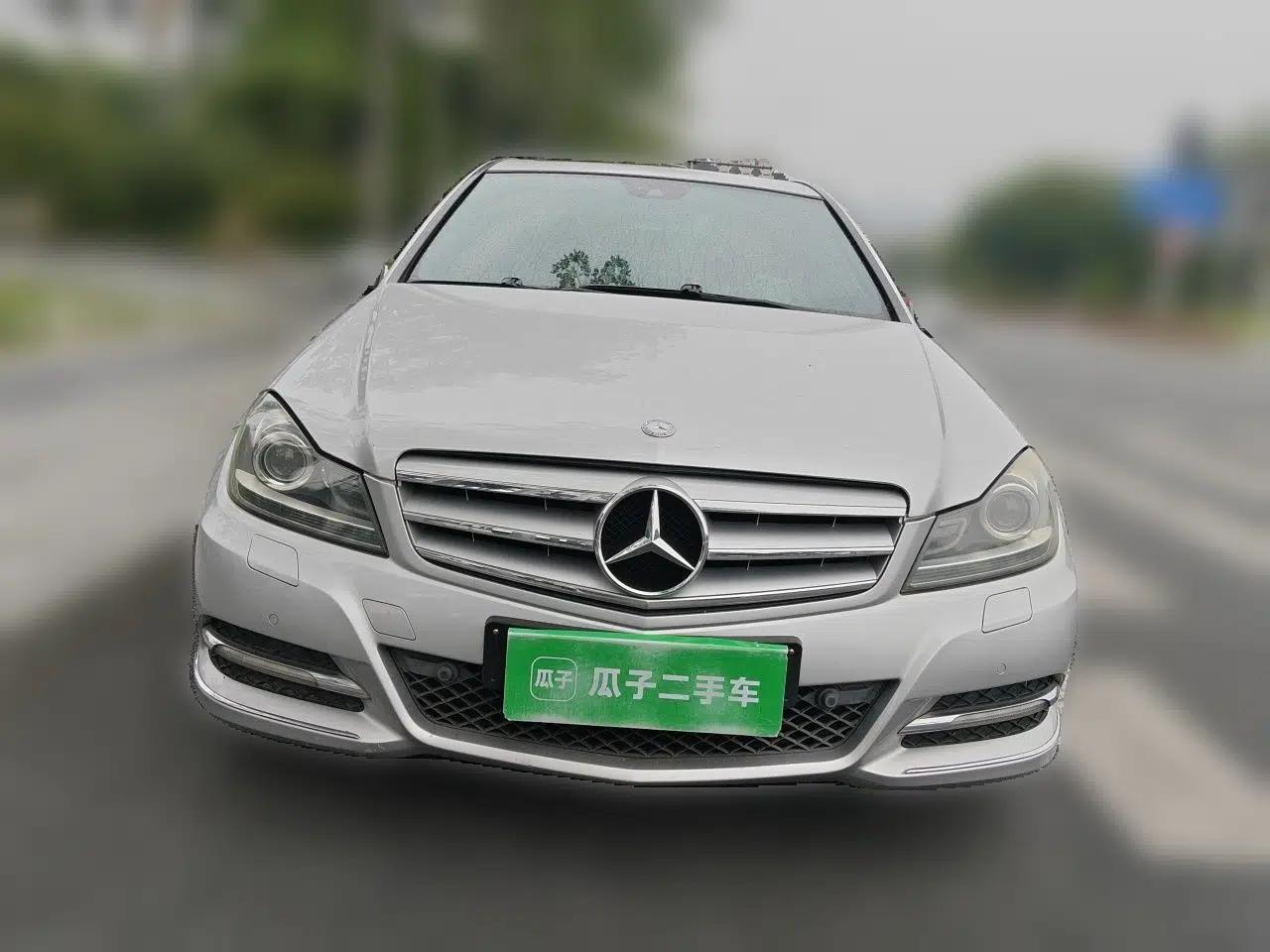 Mercedes-Benz C-Class 2011 C 300 Fashion Model — миниатюра 2