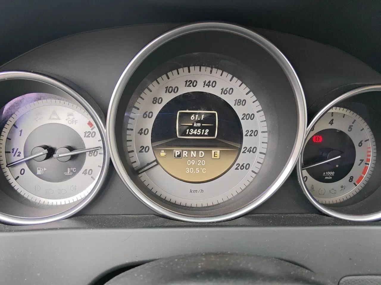 Mercedes-Benz C-Class 2011 C 300 Fashion Model — миниатюра 11