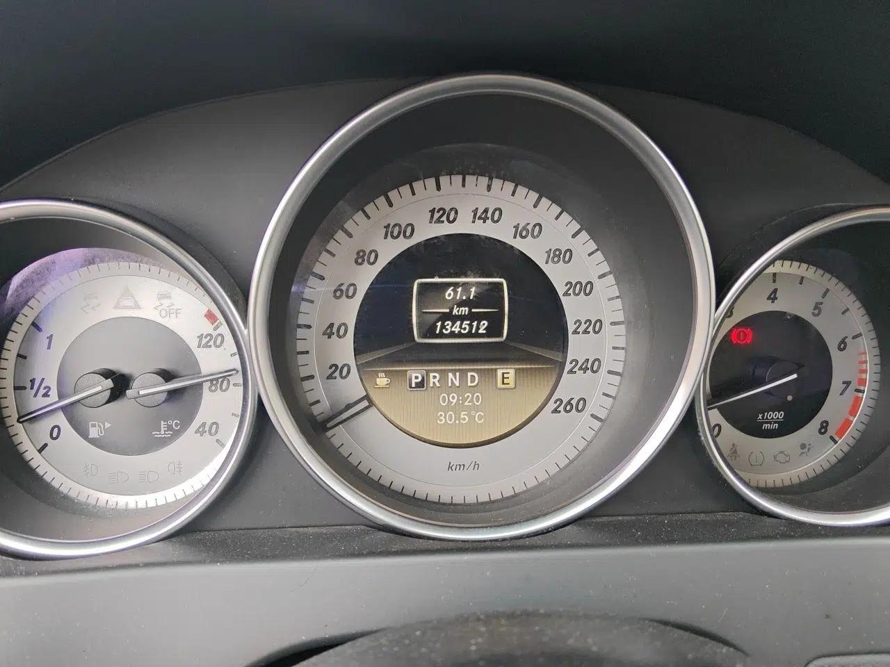 Mercedes-Benz C-Class 2011 C 300 Fashion Model — миниатюра 12