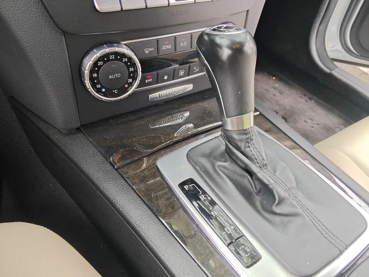 Mercedes-Benz C-Class 2011 C 300 Fashion Model — миниатюра 14