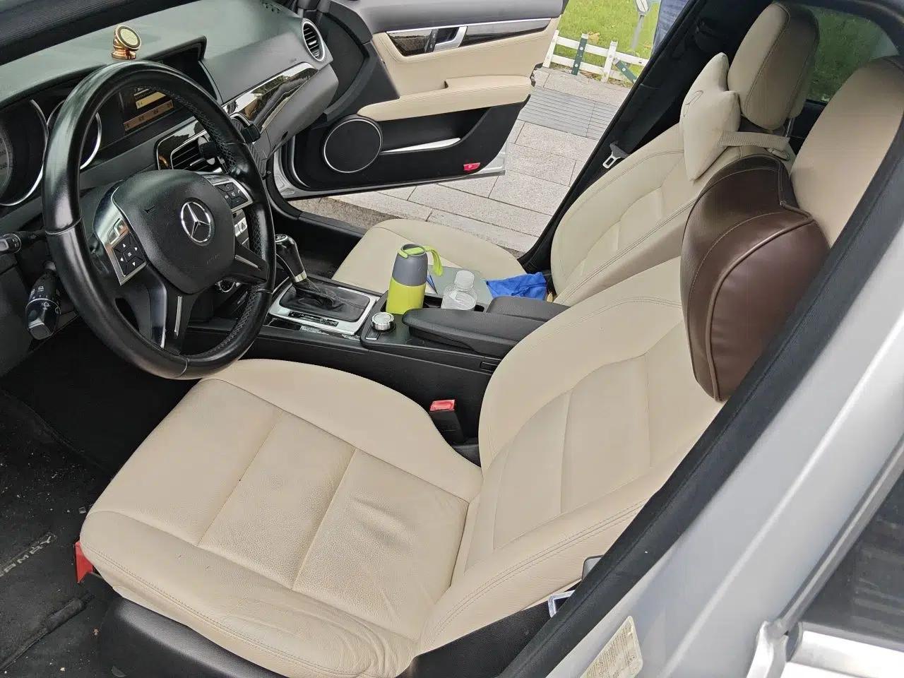 Mercedes-Benz C-Class 2011 C 300 Fashion Model — миниатюра 15