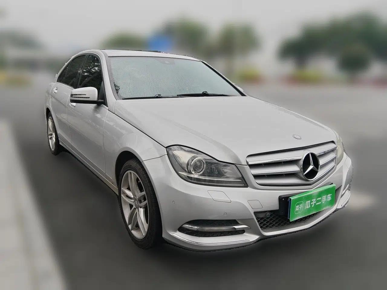 Mercedes-Benz C-Class 2011 C 300 Fashion Model — миниатюра 3