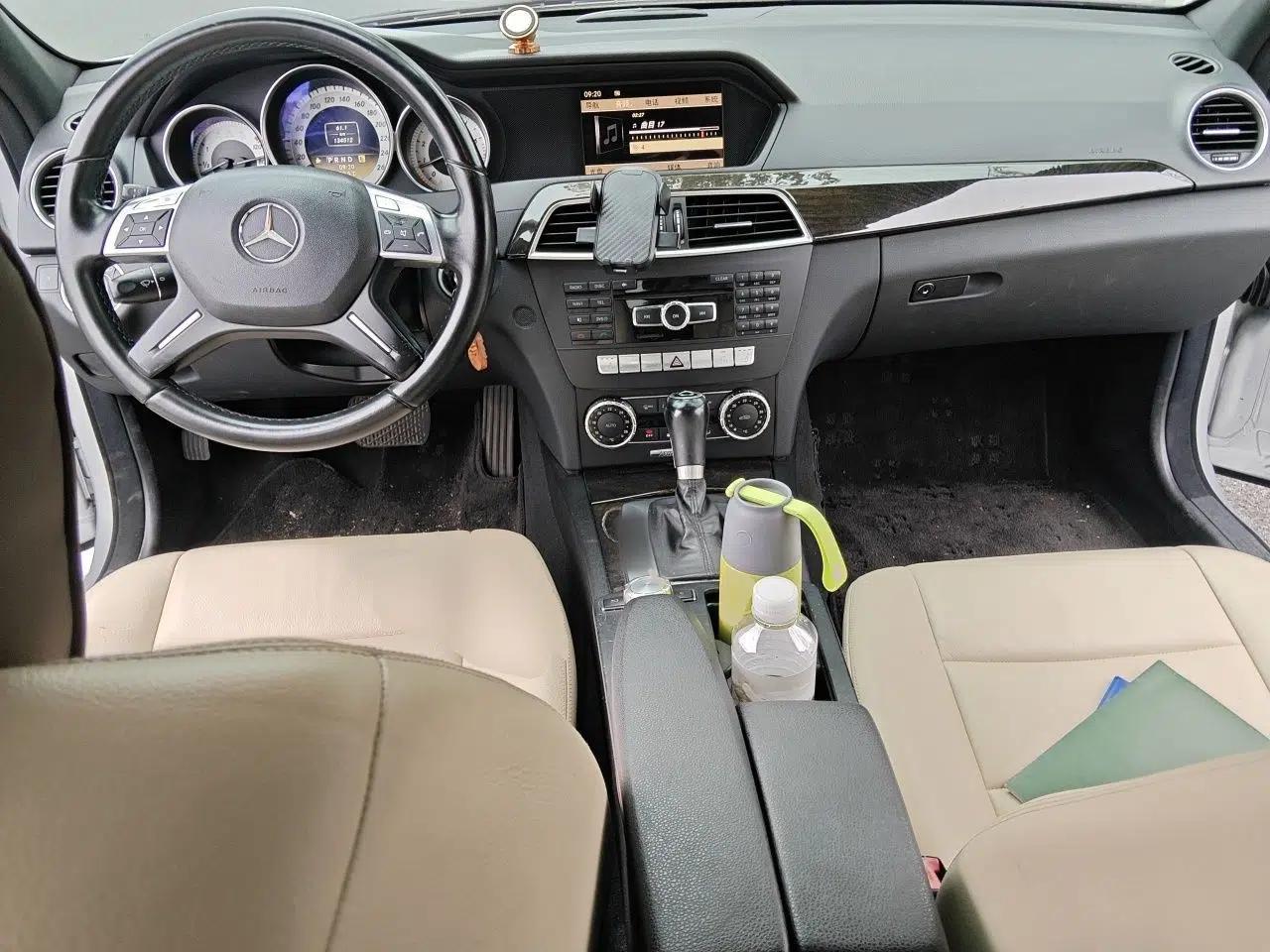 Mercedes-Benz C-Class 2011 C 300 Fashion Model — миниатюра 9