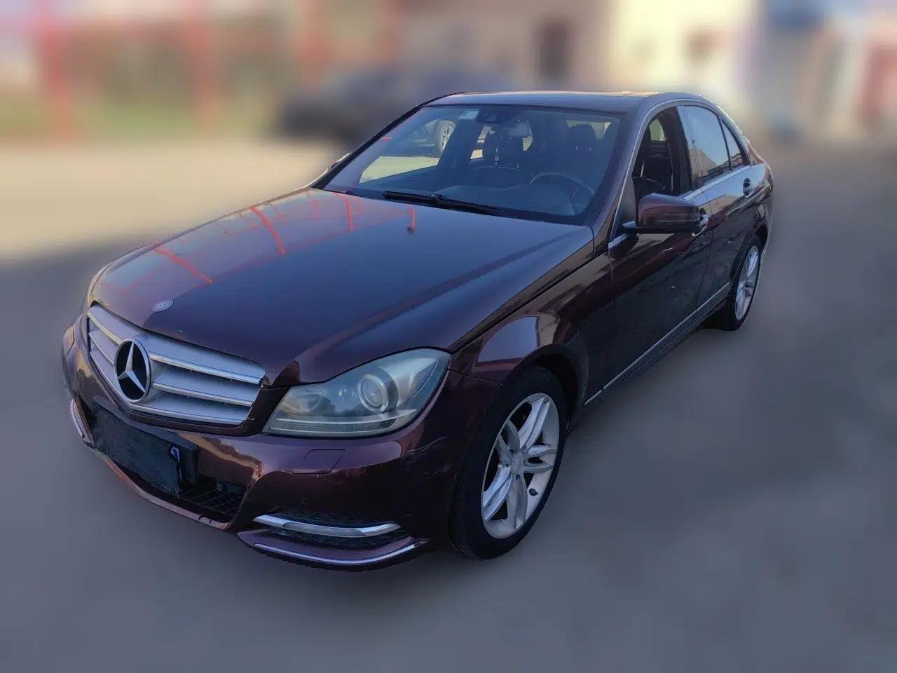 Mercedes-Benz C-Class 2011 C 300 Fashion Model — миниатюра 1