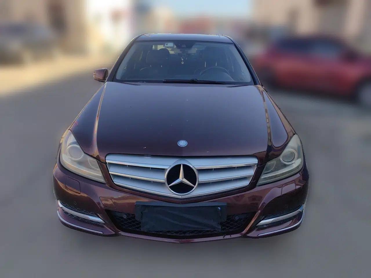 Mercedes-Benz C-Class 2011 C 300 Fashion Model — миниатюра 2