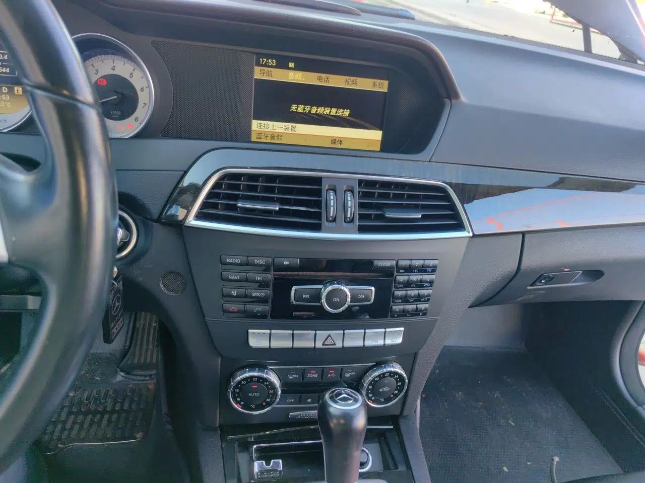 Mercedes-Benz C-Class 2011 C 300 Fashion Model — миниатюра 13