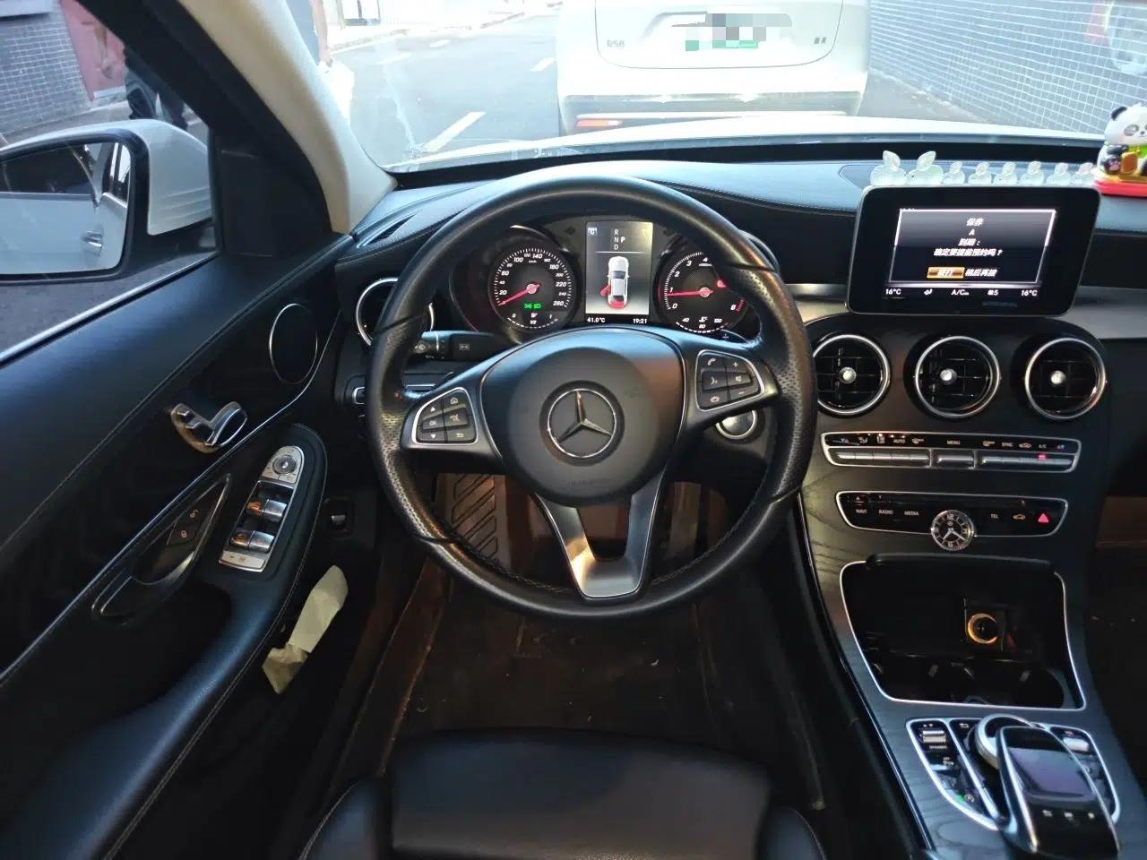 Mercedes-Benz C-Class 2018 C 180 L Fashion Edition Sport Version — миниатюра 10