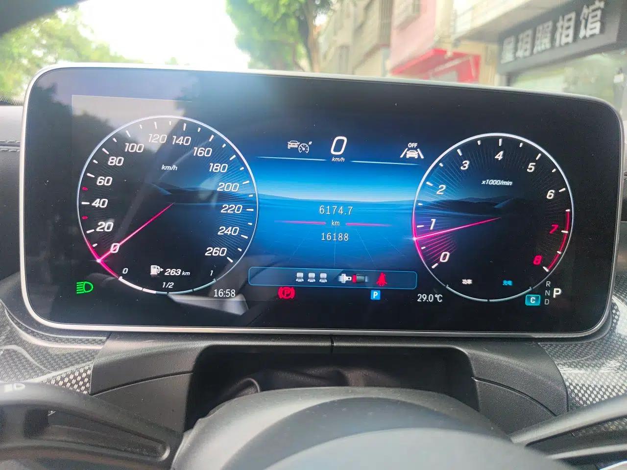 Mercedes-Benz C-Class 2025 C 260 L Sport Edition — миниатюра 11