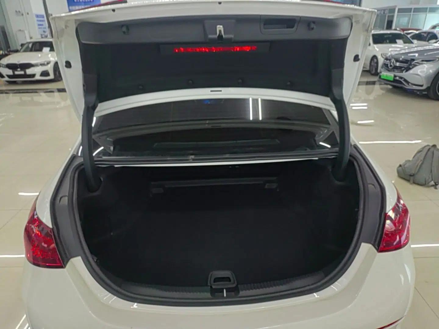 Mercedes-Benz C-Class 2024 Second Facelift C 260 L Sport Edition — миниатюра 22