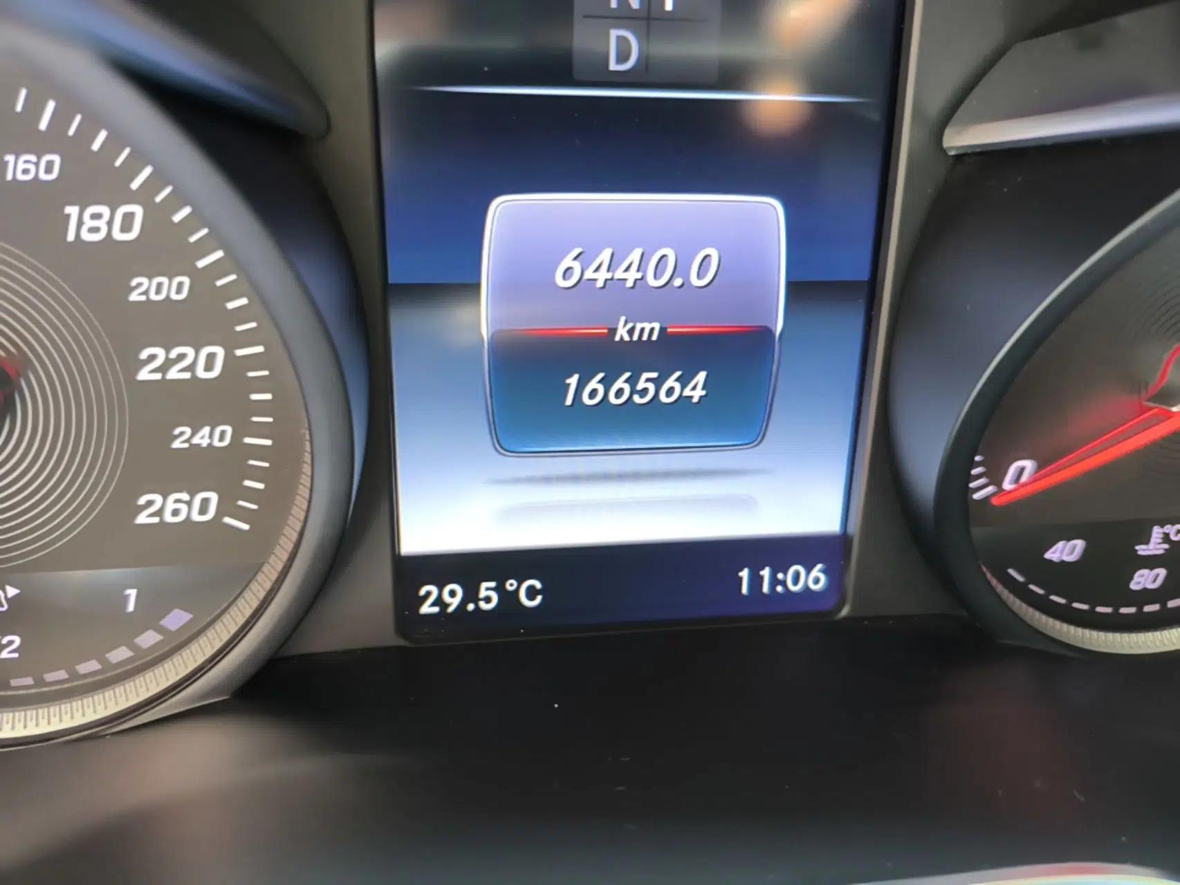 Mercedes-Benz GLC 2017 GLC 260 4MATIC Luxury Model — миниатюра 12