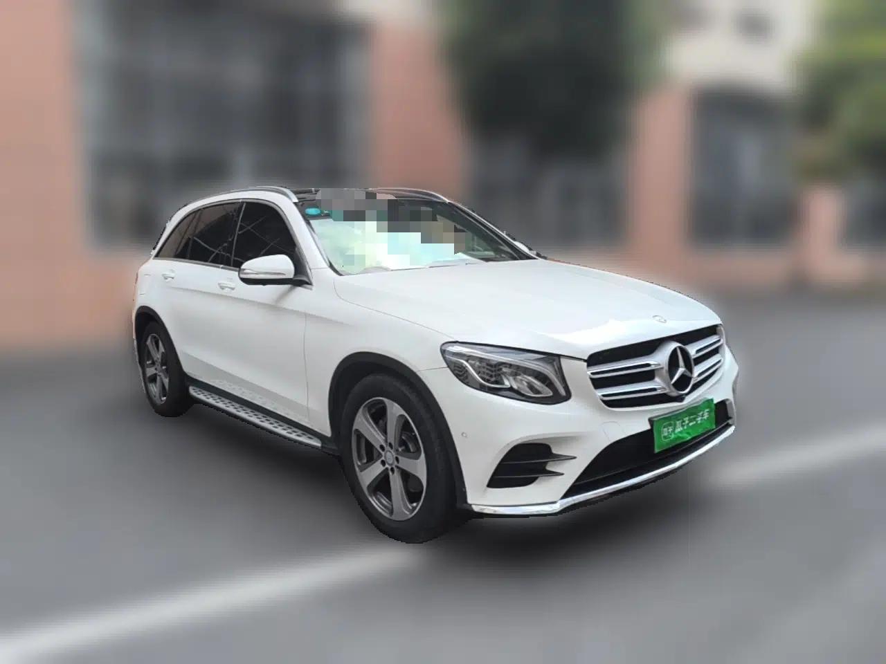 Mercedes-Benz GLC 2017 GLC 260 4MATIC Luxury Model — миниатюра 3
