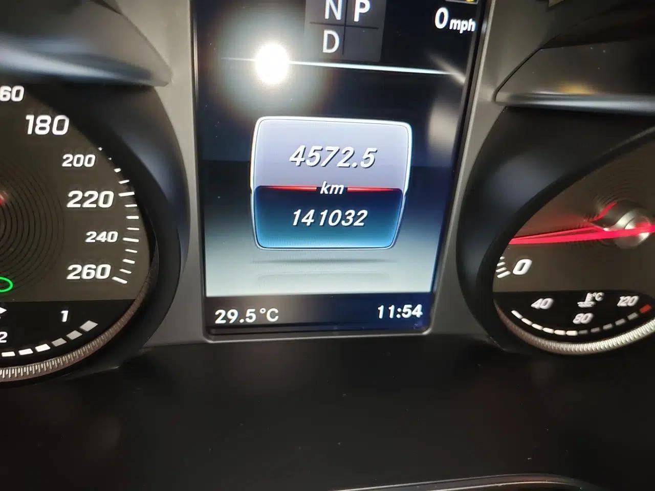 Mercedes-Benz GLC 2018 GLC 260 4MATIC Luxury Model — миниатюра 12