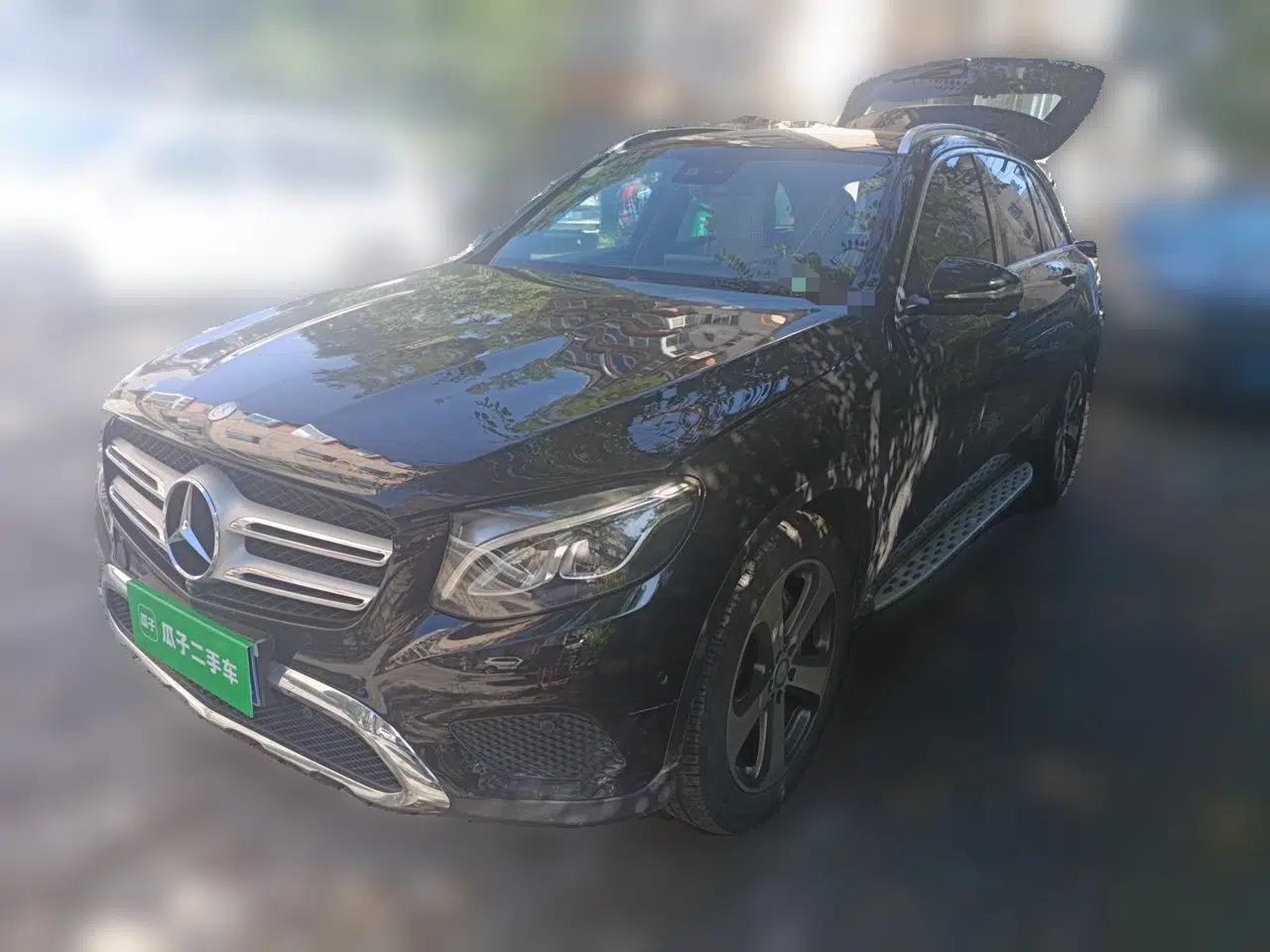 Mercedes-Benz GLC 2016 GLC 260 4MATIC Luxury Model — миниатюра 1