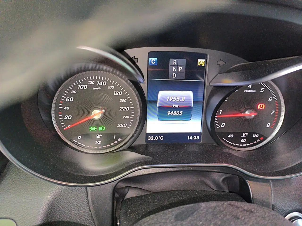 Mercedes-Benz GLC 2019 Facelift GLC 260 L 4MATIC Luxury Model — миниатюра 12