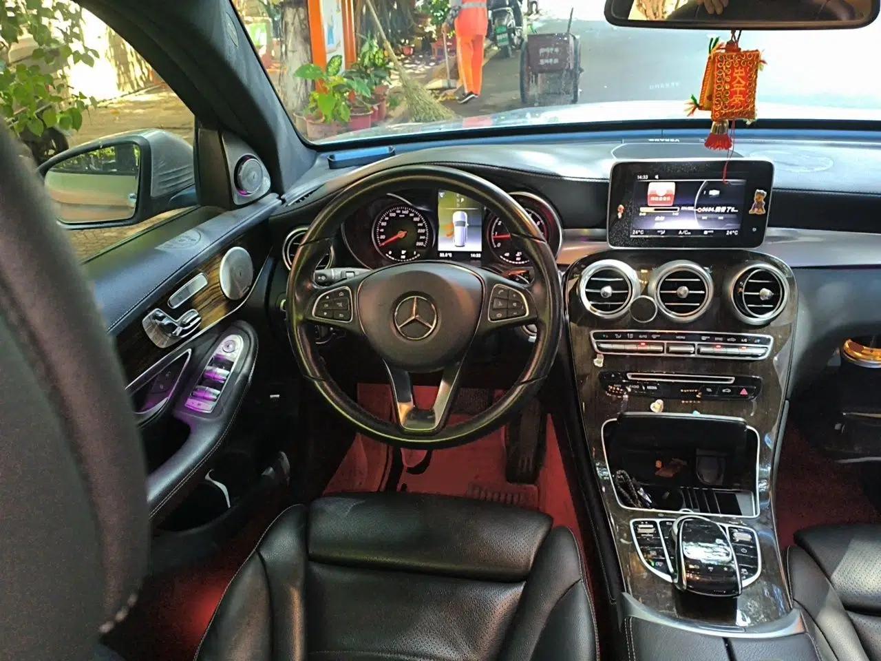 Mercedes-Benz GLC 2019 Facelift GLC 260 L 4MATIC Luxury Model — миниатюра 10