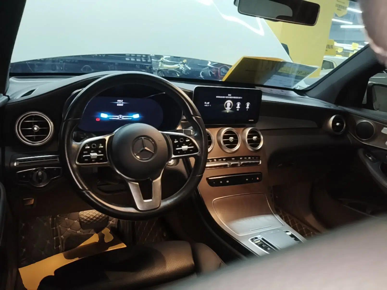 Mercedes-Benz GLC 2020 GLC 260 L 4MATIC Luxury Model — миниатюра 12