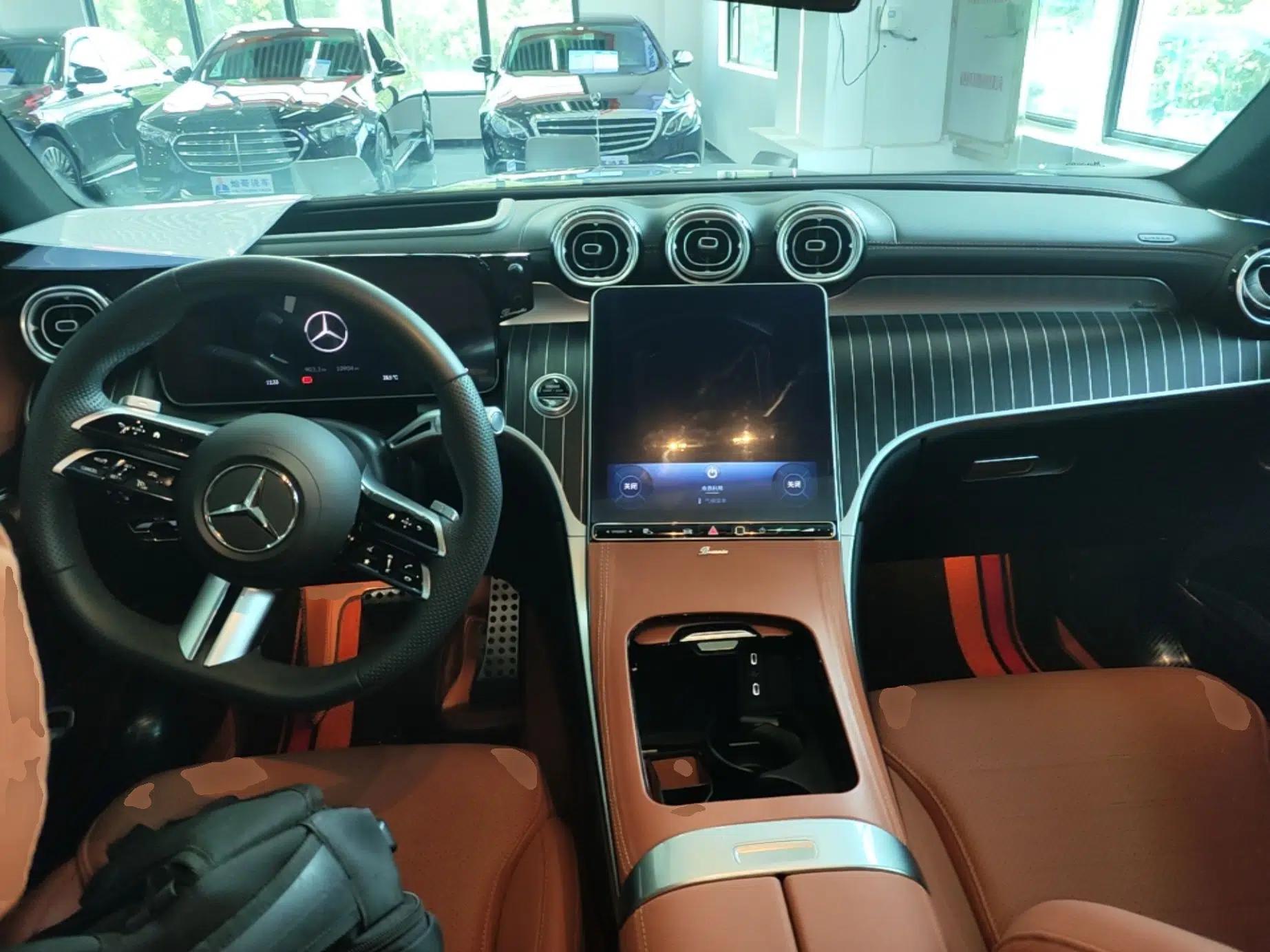 Mercedes-Benz GLC 2023 Refreshed GLC 300 L 4MATIC Luxury Version 7 Seats — миниатюра 12