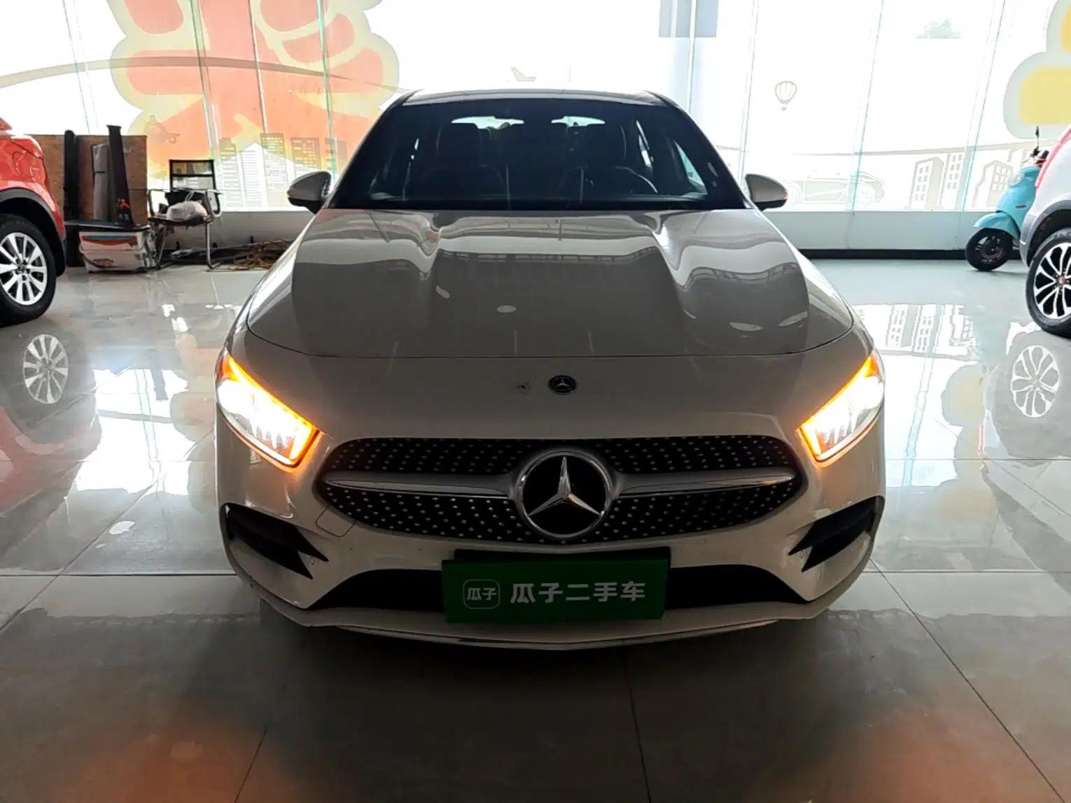 Mercedes-Benz A-Class 2020 Restyled A 200 L Sport Sedan Fashion Version — миниатюра 2