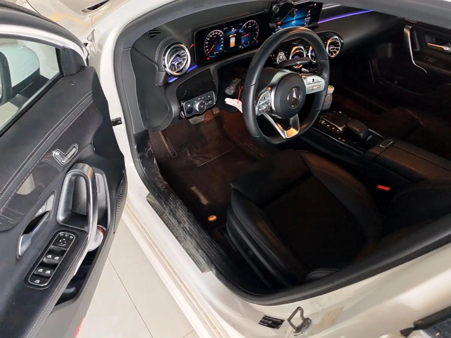 Mercedes-Benz A-Class 2020 Restyled A 200 L Sport Sedan Fashion Version — миниатюра 18