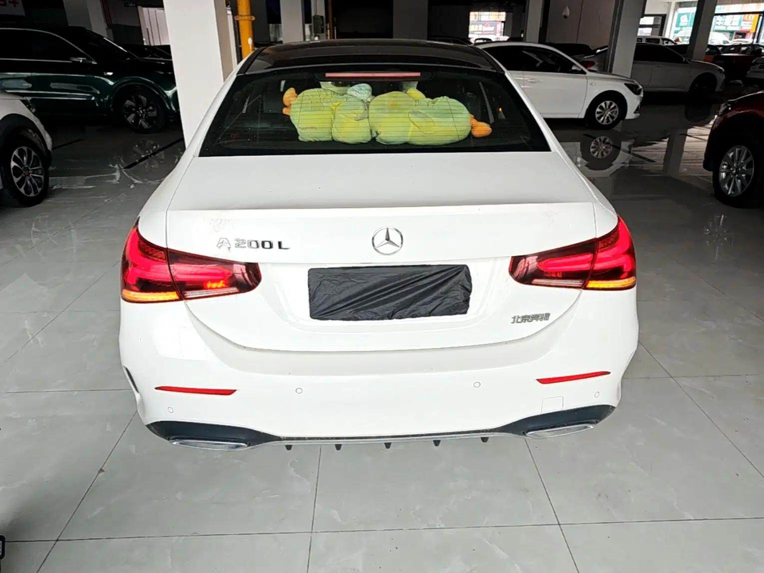 Mercedes-Benz A-Class 2020 Restyled A 200 L Sport Sedan Fashion Version — миниатюра 5