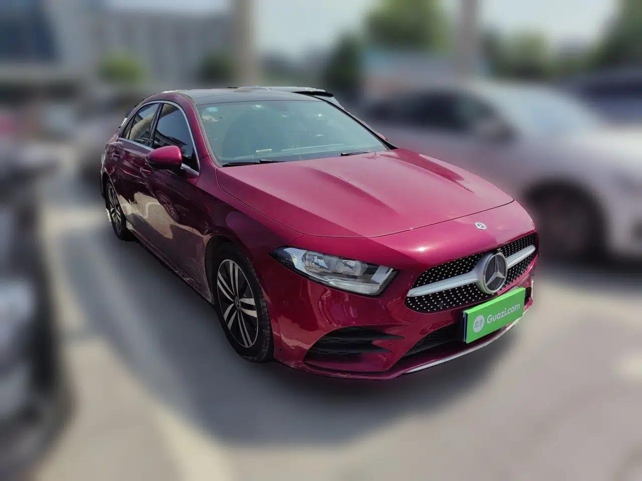 Mercedes-Benz A-Class 2019 Restyled A 180 L Sport Sedan — миниатюра 3
