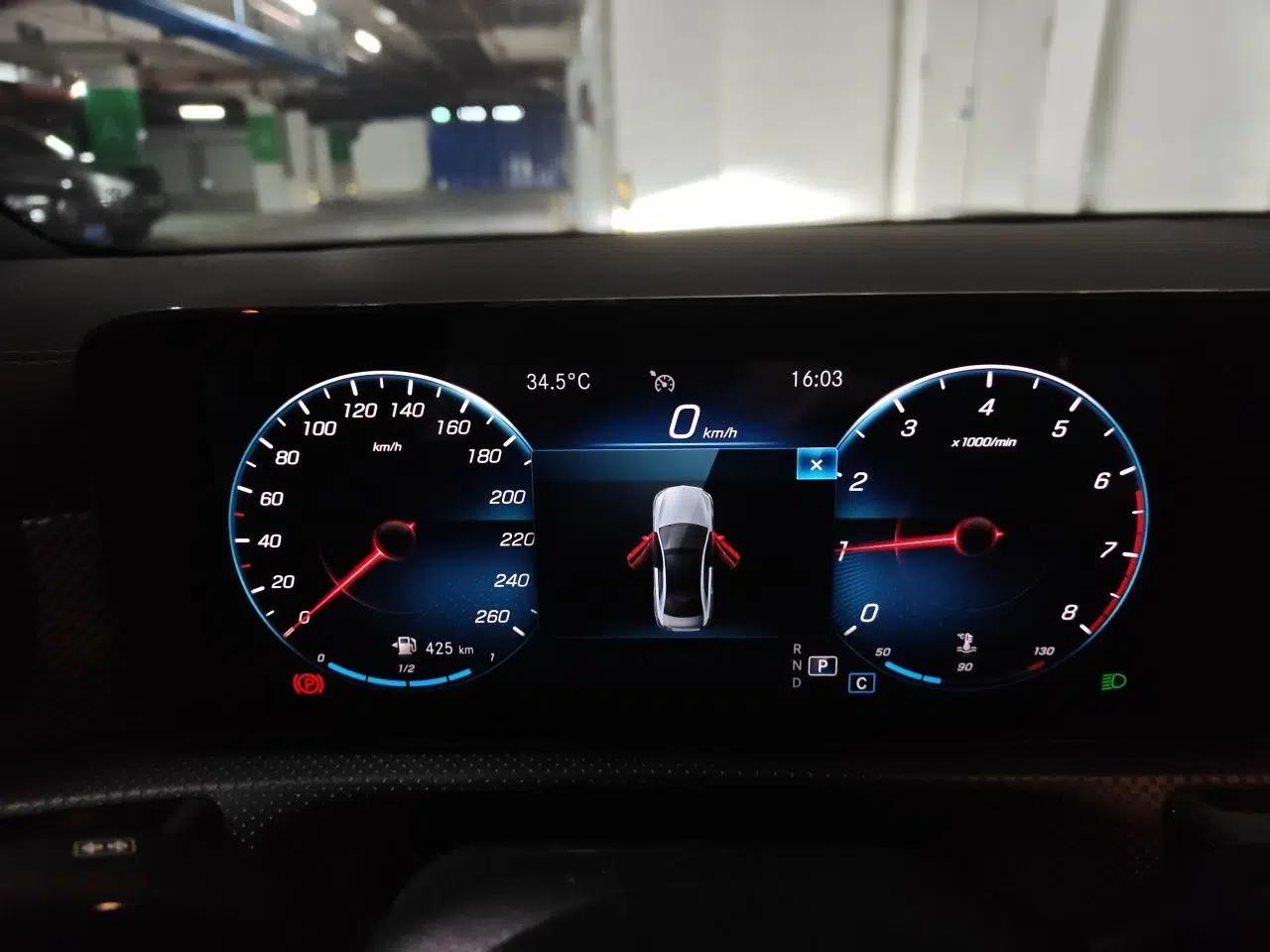 Mercedes-Benz A-Class 2022 A 180 L Sport Sedan — миниатюра 11