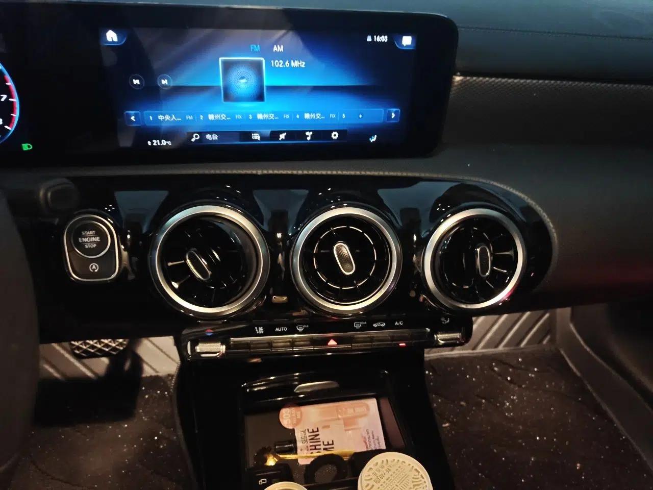 Mercedes-Benz A-Class 2022 A 180 L Sport Sedan — миниатюра 13