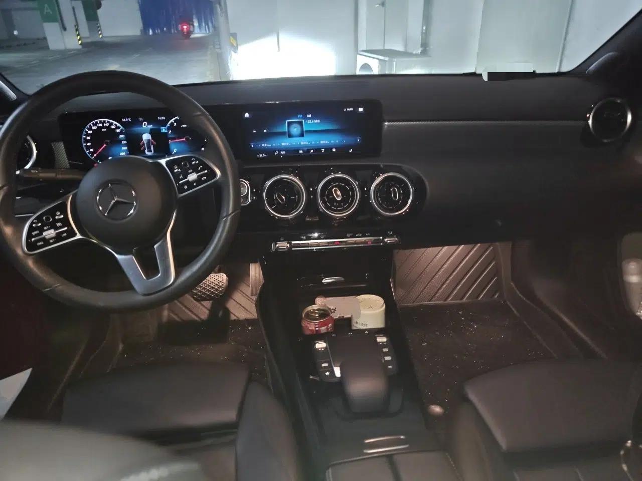 Mercedes-Benz A-Class 2022 A 180 L Sport Sedan — миниатюра 9
