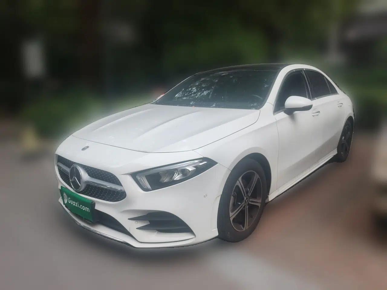 Mercedes-Benz A-Class 2022 Revised Version A 200 L Sport Sedan Fashionable Style — миниатюра 1