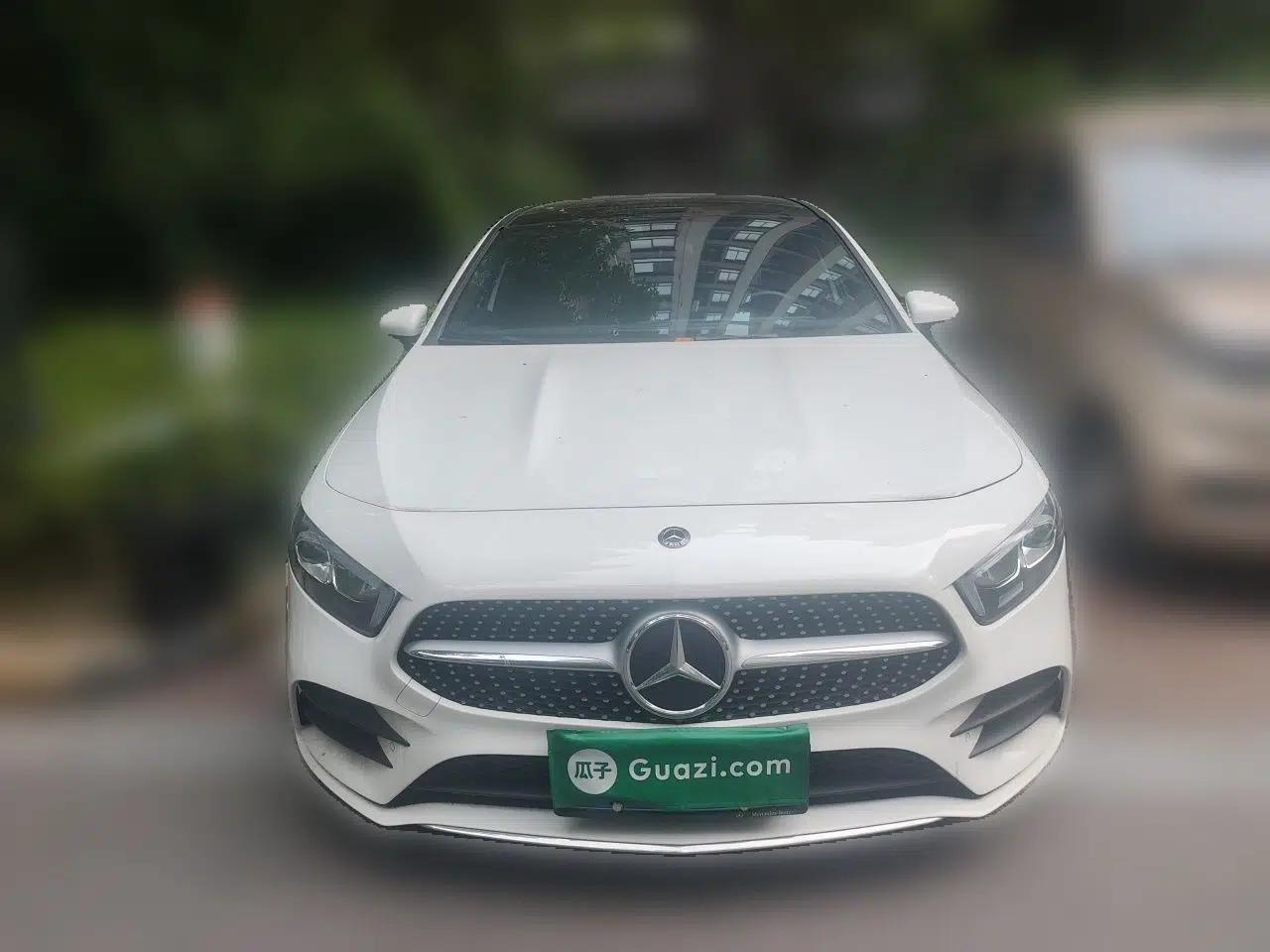 Mercedes-Benz A-Class 2022 Revised Version A 200 L Sport Sedan Fashionable Style — миниатюра 2