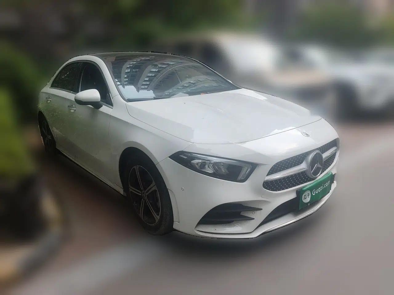 Mercedes-Benz A-Class 2022 Revised Version A 200 L Sport Sedan Fashionable Style — миниатюра 3