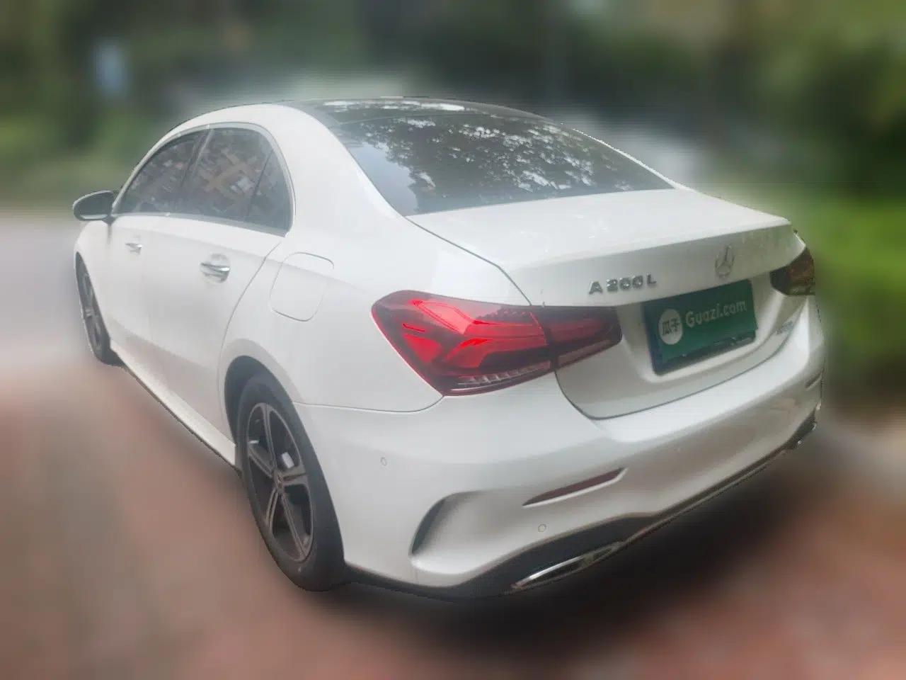 Mercedes-Benz A-Class 2022 Revised Version A 200 L Sport Sedan Fashionable Style — миниатюра 4