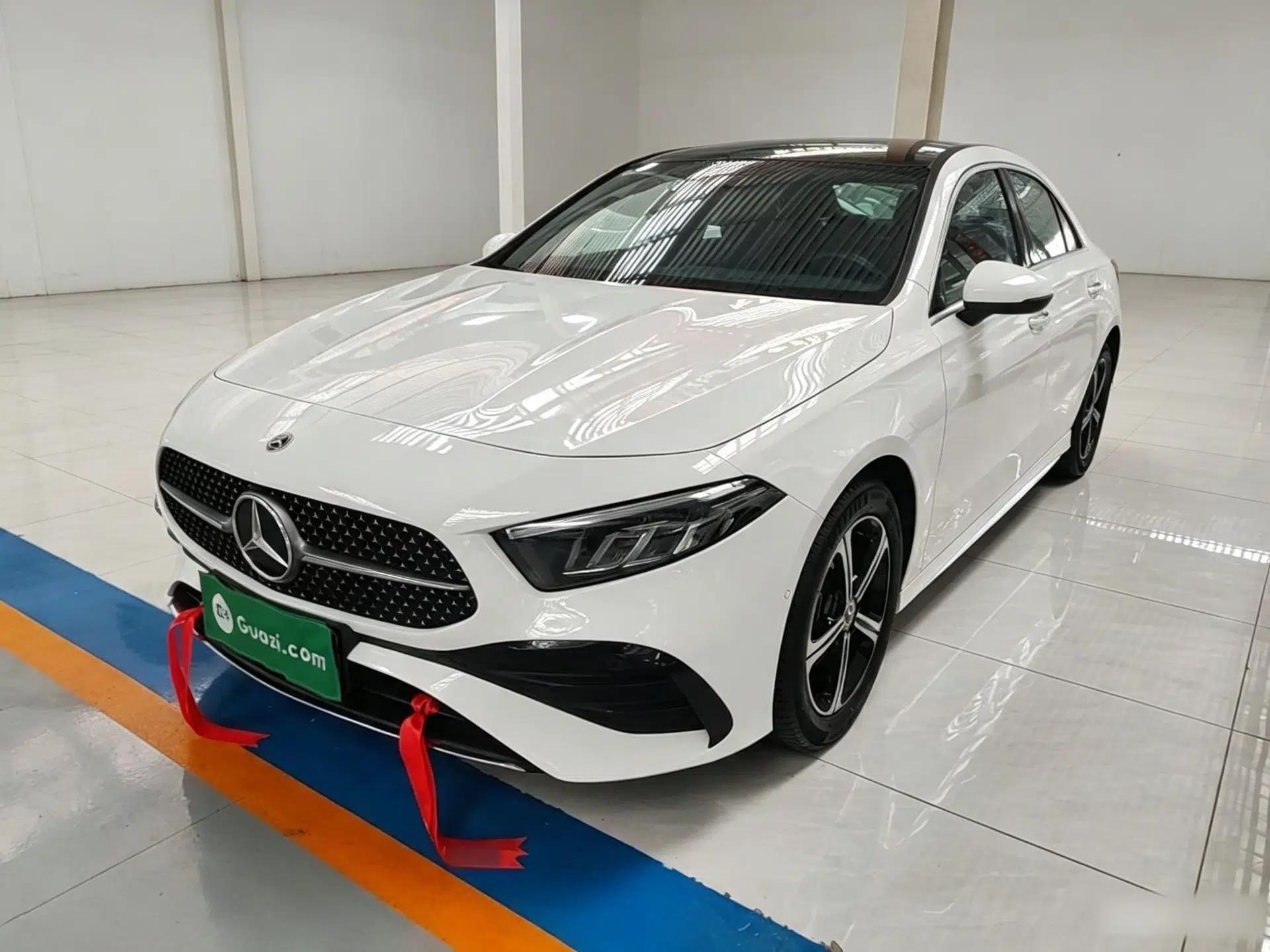 Mercedes-Benz A-Class 2023 A 200 L Fashion Model — миниатюра 1