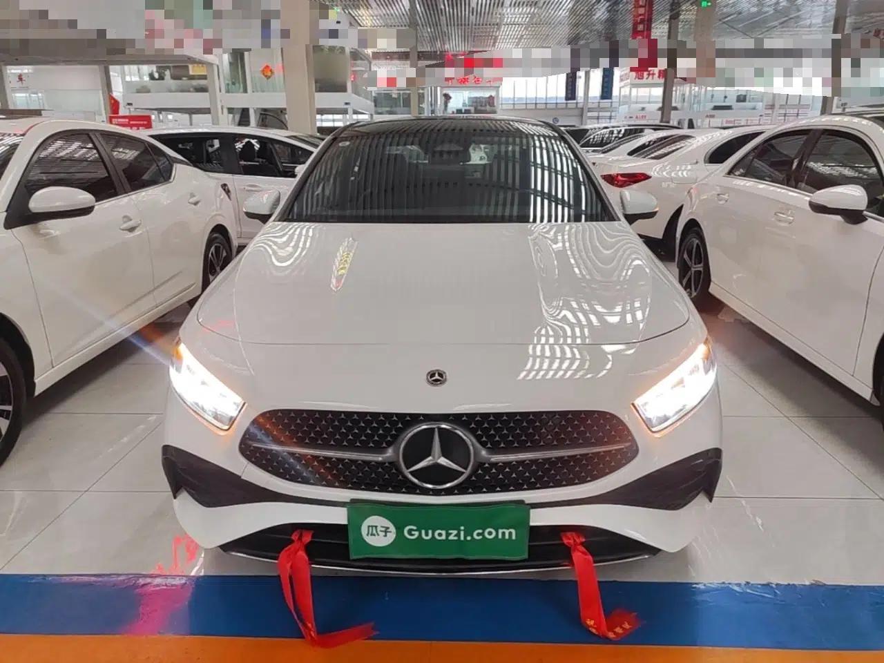 Mercedes-Benz A-Class 2023 A 200 L Fashion Model — миниатюра 2
