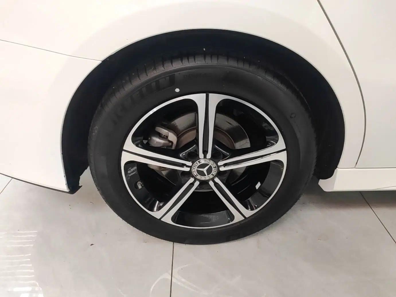 Mercedes-Benz A-Class 2023 A 200 L Fashion Model — миниатюра 11