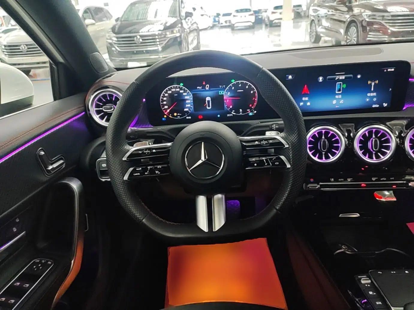 Mercedes-Benz A-Class 2023 A 200 L Fashion Model — миниатюра 18