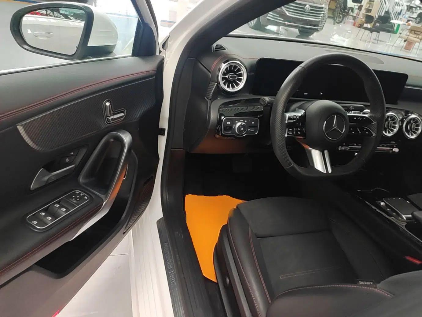 Mercedes-Benz A-Class 2023 A 200 L Fashion Model — миниатюра 23