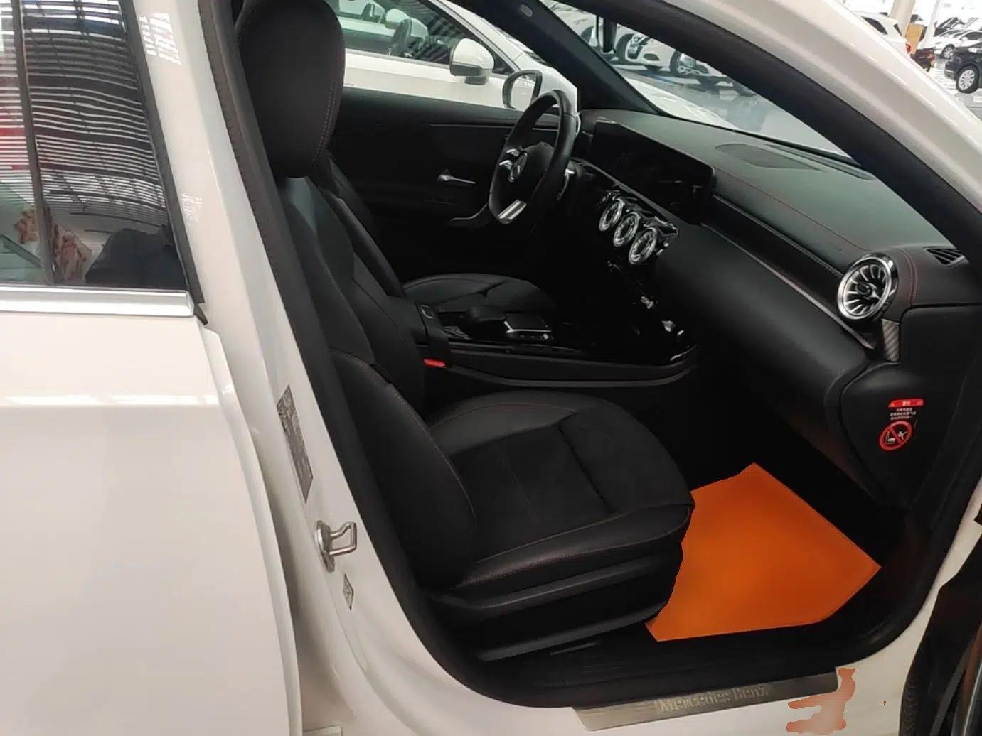 Mercedes-Benz A-Class 2023 A 200 L Fashion Model — миниатюра 24