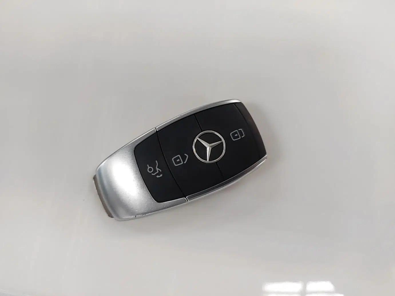 Mercedes-Benz A-Class 2023 A 200 L Fashion Model — миниатюра 28