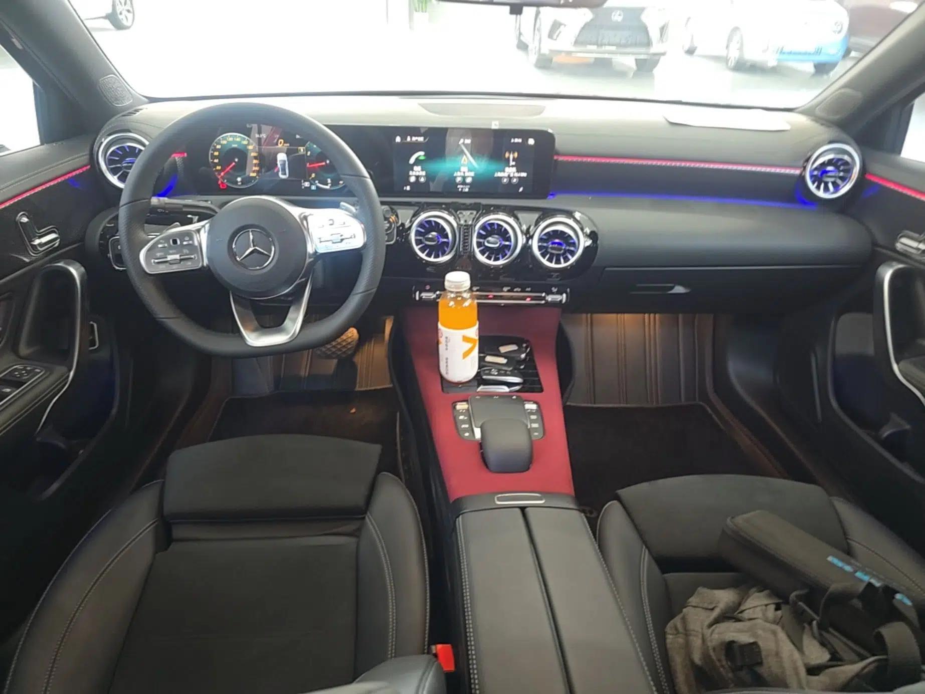 Mercedes-Benz A-Class 2021 A 200 L Sport Sedan Fashion Model — миниатюра 12