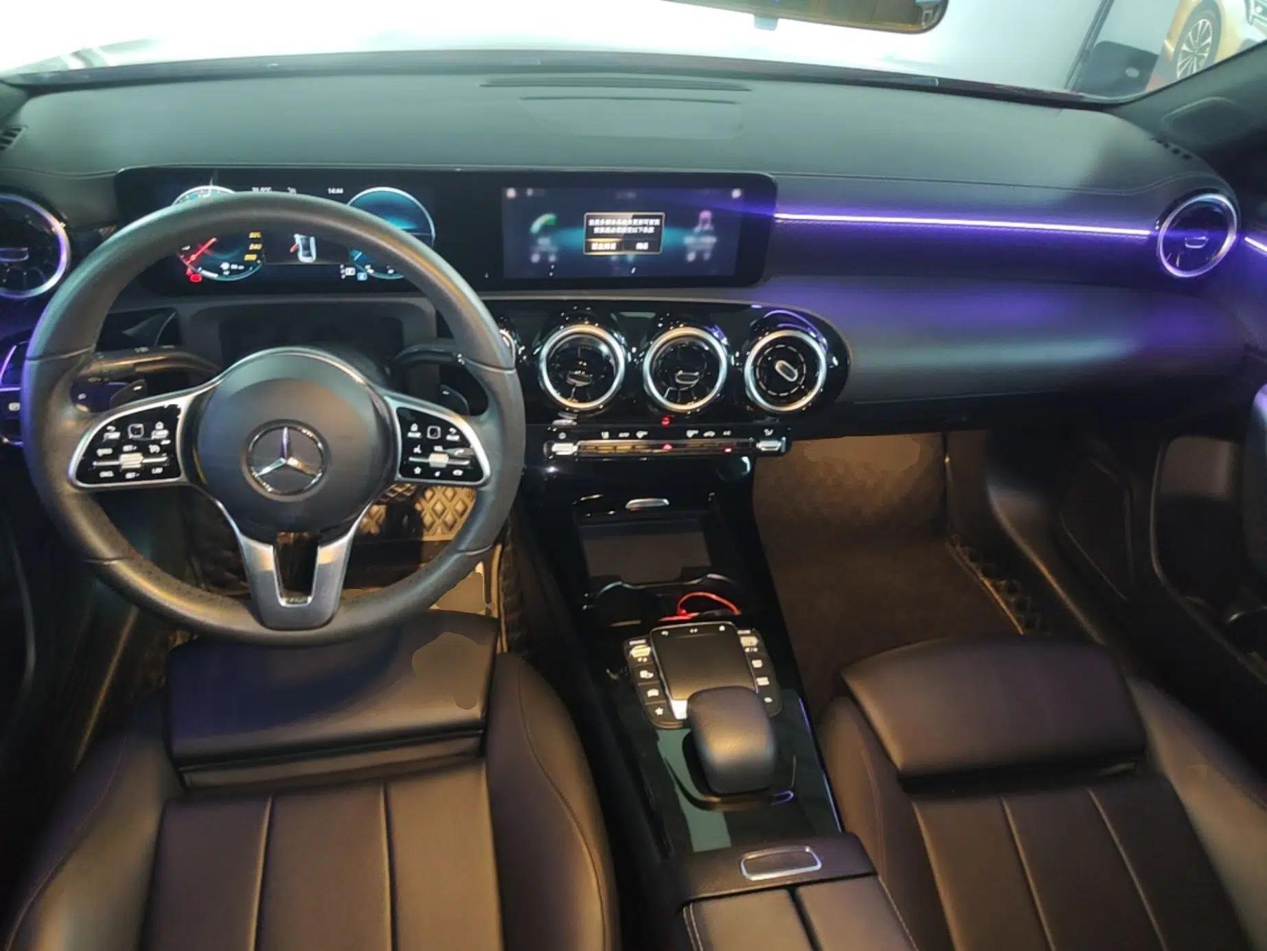 Mercedes-Benz A-Class 2022 A 200 L Sport Sedan Dynamic Model — миниатюра 17